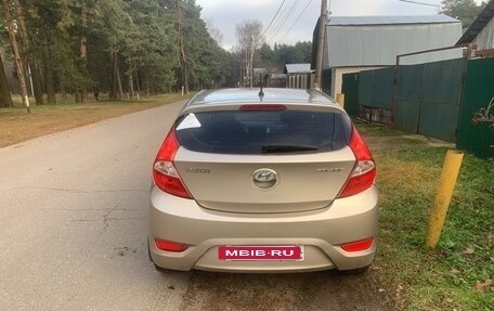 Hyundai Solaris II рестайлинг, 2013 год, 850 000 рублей, 4 фотография