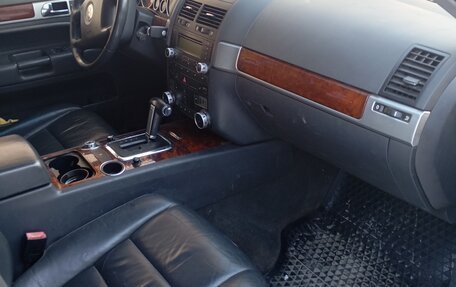 Volkswagen Touareg III, 2006 год, 560 000 рублей, 10 фотография