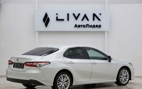 Toyota Camry, 2020 год, 2 645 000 рублей, 2 фотография