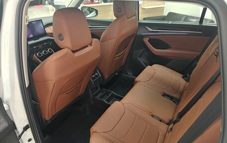 Skoda Kodiaq, 2025 год, 6 300 000 рублей, 11 фотография