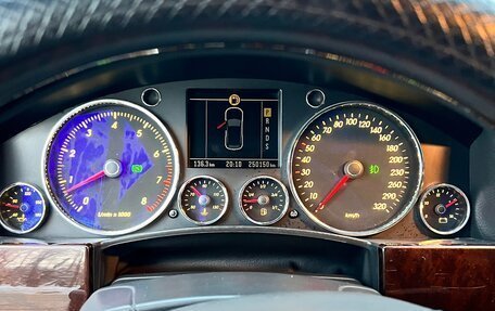 Volkswagen Touareg III, 2005 год, 875 000 рублей, 33 фотография