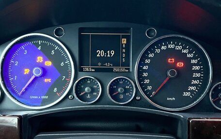 Volkswagen Touareg III, 2005 год, 875 000 рублей, 34 фотография