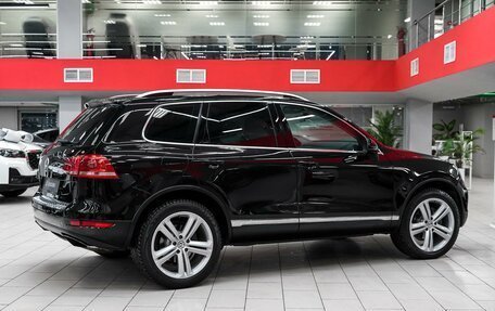Volkswagen Touareg III, 2012 год, 1 790 000 рублей, 2 фотография