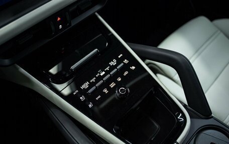 Porsche Cayenne III, 2025 год, 18 840 000 рублей, 26 фотография