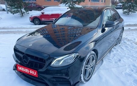 Mercedes-Benz E-Класс, 2019 год, 4 200 000 рублей, 3 фотография