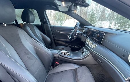 Mercedes-Benz E-Класс, 2019 год, 4 200 000 рублей, 23 фотография