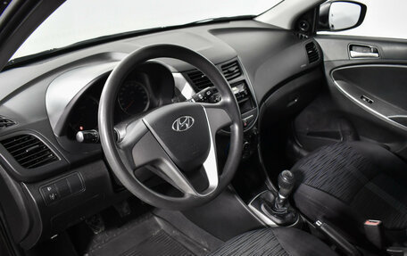 Hyundai Solaris II рестайлинг, 2015 год, 737 900 рублей, 9 фотография