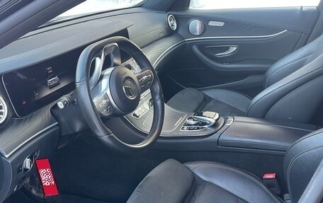 Mercedes-Benz E-Класс, 2019 год, 4 200 000 рублей, 27 фотография