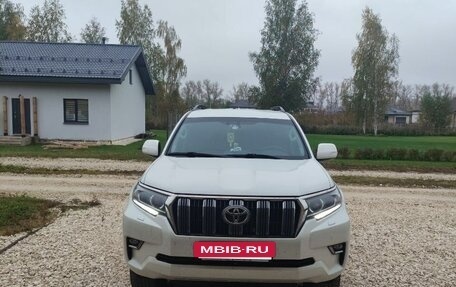 Toyota Land Cruiser Prado 150 рестайлинг 2, 2018 год, 4 800 000 рублей, 18 фотография
