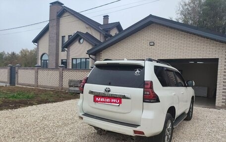 Toyota Land Cruiser Prado 150 рестайлинг 2, 2018 год, 4 800 000 рублей, 11 фотография