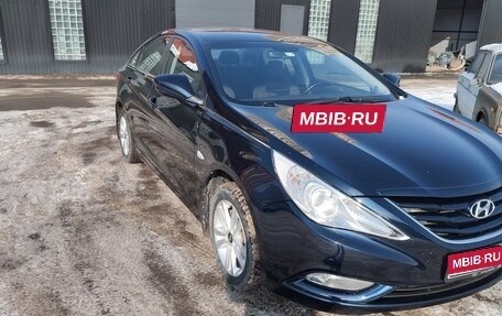 Hyundai Sonata VI, 2010 год, 975 000 рублей, 1 фотография