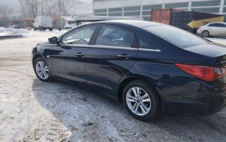 Hyundai Sonata VI, 2010 год, 975 000 рублей, 2 фотография