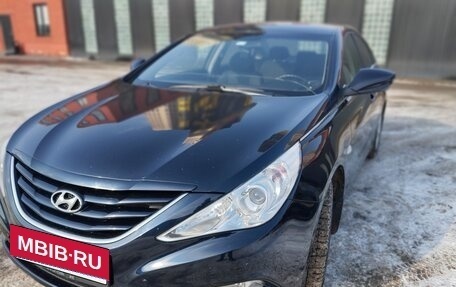 Hyundai Sonata VI, 2010 год, 975 000 рублей, 3 фотография
