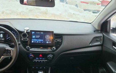 Hyundai Solaris II рестайлинг, 2021 год, 1 700 000 рублей, 27 фотография