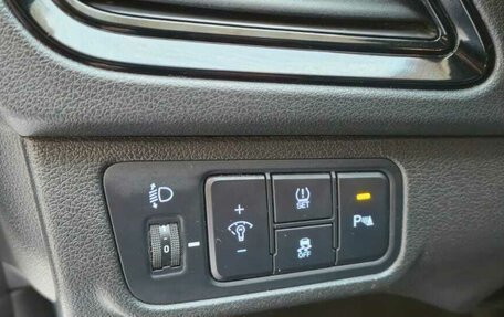 Hyundai Solaris II рестайлинг, 2021 год, 1 700 000 рублей, 16 фотография