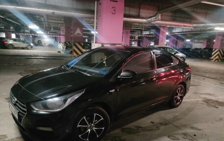 Hyundai Solaris II рестайлинг, 2017 год, 830 000 рублей, 1 фотография