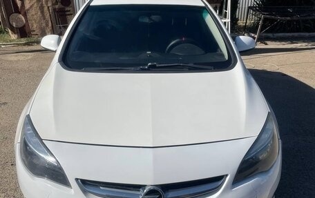 Opel Astra J, 2013 год, 620 000 рублей, 1 фотография