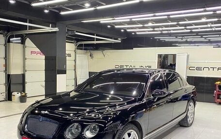 Bentley Continental Flying Spur, 2005 год, 2 500 000 рублей, 1 фотография