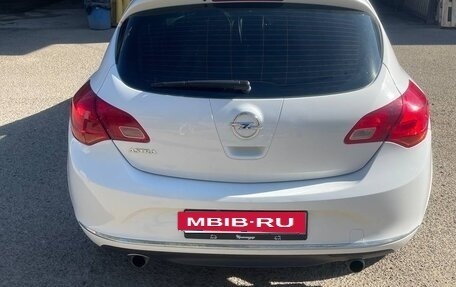 Opel Astra J, 2013 год, 620 000 рублей, 10 фотография