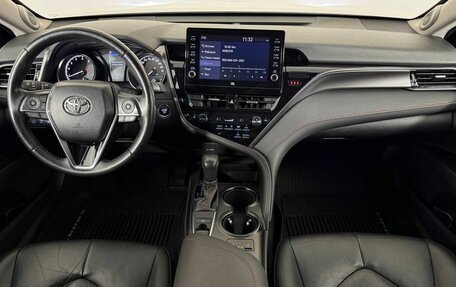 Toyota Camry, 2021 год, 3 190 000 рублей, 13 фотография