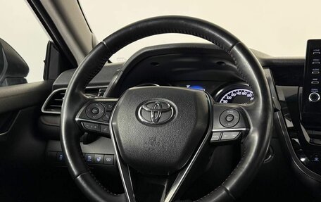 Toyota Camry, 2021 год, 3 190 000 рублей, 14 фотография