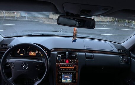Mercedes-Benz E-Класс, 2002 год, 575 000 рублей, 6 фотография