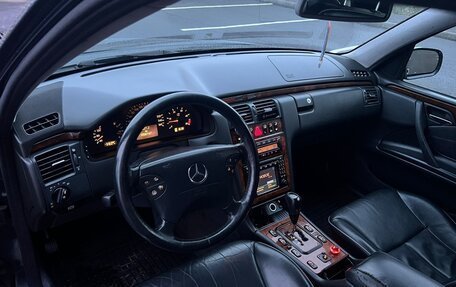 Mercedes-Benz E-Класс, 2002 год, 575 000 рублей, 12 фотография