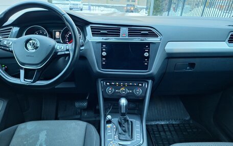 Volkswagen Tiguan II, 2020 год, 2 690 000 рублей, 3 фотография