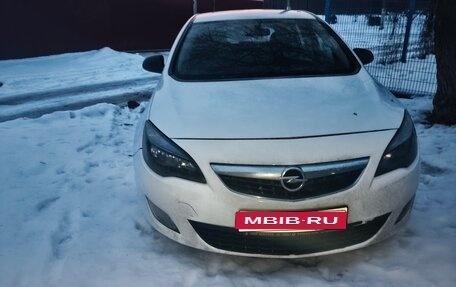 Opel Astra J, 2012 год, 1 фотография