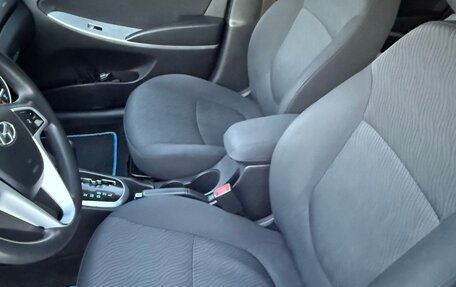 Hyundai Solaris II рестайлинг, 2011 год, 645 000 рублей, 10 фотография