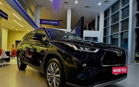 Toyota Highlander, 2025 год, 5 990 000 рублей, 2 фотография