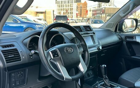 Toyota Land Cruiser Prado 150 рестайлинг 2, 2015 год, 3 499 000 рублей, 10 фотография