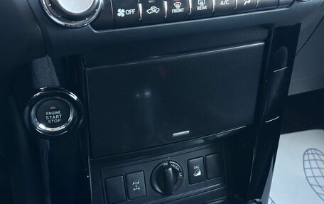 Toyota Land Cruiser Prado 150 рестайлинг 2, 2015 год, 3 499 000 рублей, 26 фотография