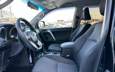 Toyota Land Cruiser Prado 150 рестайлинг 2, 2015 год, 3 499 000 рублей, 32 фотография