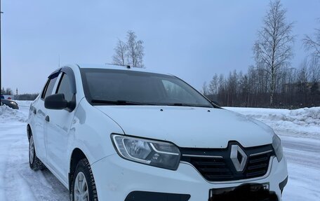 Renault Logan II, 2019 год, 645 000 рублей, 3 фотография