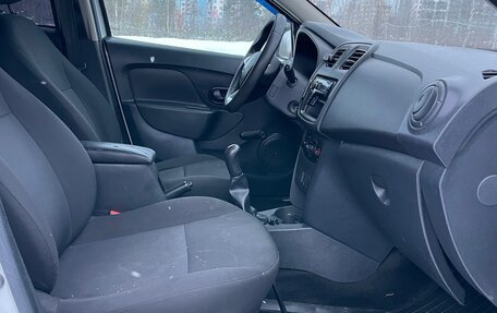 Renault Logan II, 2019 год, 645 000 рублей, 9 фотография