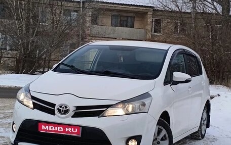 Toyota Verso I, 2013 год, 1 300 000 рублей, 1 фотография