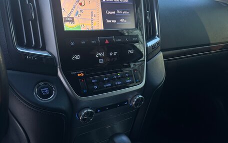 Toyota Land Cruiser 200, 2016 год, 6 000 000 рублей, 13 фотография