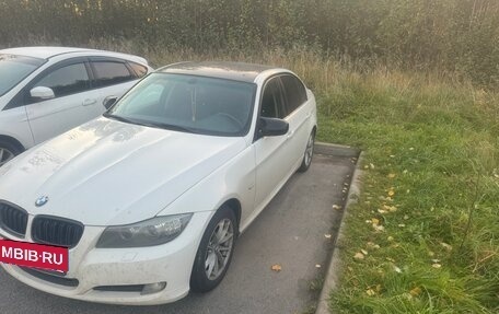 BMW 3 серия, 2011 год, 900 000 рублей, 2 фотография