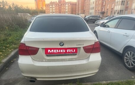 BMW 3 серия, 2011 год, 900 000 рублей, 6 фотография