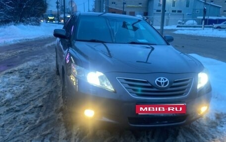 Toyota Camry, 2008 год, 1 050 000 рублей, 2 фотография
