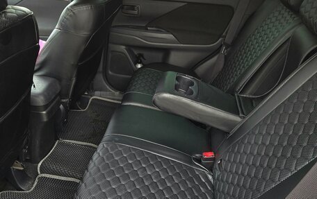 Mitsubishi Outlander III рестайлинг 3, 2013 год, 1 180 000 рублей, 8 фотография