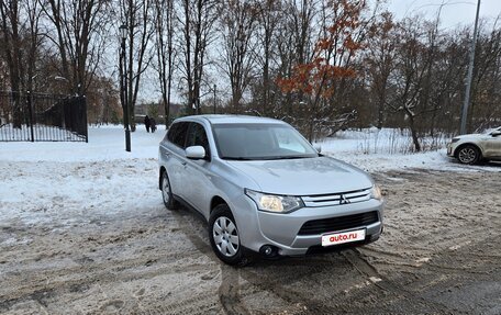 Mitsubishi Outlander III рестайлинг 3, 2013 год, 1 180 000 рублей, 2 фотография