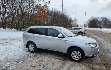 Mitsubishi Outlander III рестайлинг 3, 2013 год, 1 180 000 рублей, 3 фотография