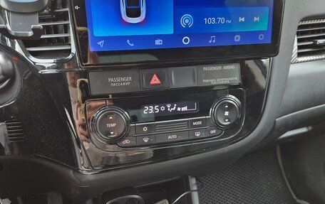 Mitsubishi Outlander III рестайлинг 3, 2013 год, 1 180 000 рублей, 11 фотография