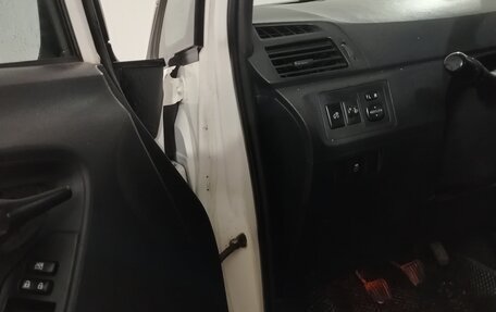 Toyota Verso I, 2013 год, 1 300 000 рублей, 10 фотография