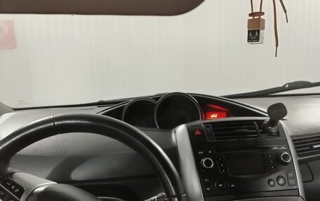 Toyota Verso I, 2013 год, 1 300 000 рублей, 13 фотография