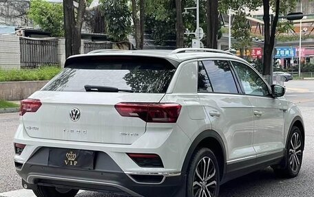 Volkswagen T-Roc I, 2020 год, 2 250 000 рублей, 4 фотография
