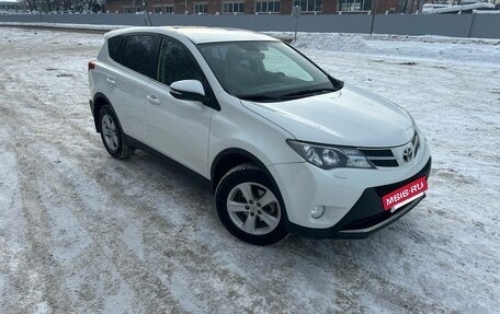Toyota RAV4, 2013 год, 2 000 000 рублей, 2 фотография