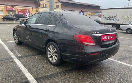 Mercedes-Benz E-Класс, 2018 год, 2 200 000 рублей, 3 фотография